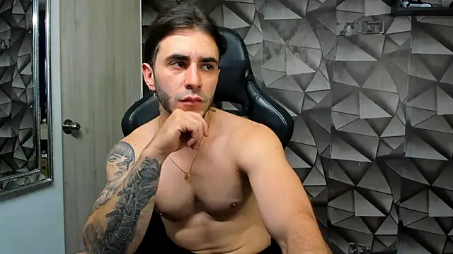 Snapshot of Latino_stud4u chatting on December 20, 2025, 12:57 am Latino stud4u online show from December 20, 2025, 12:57 am