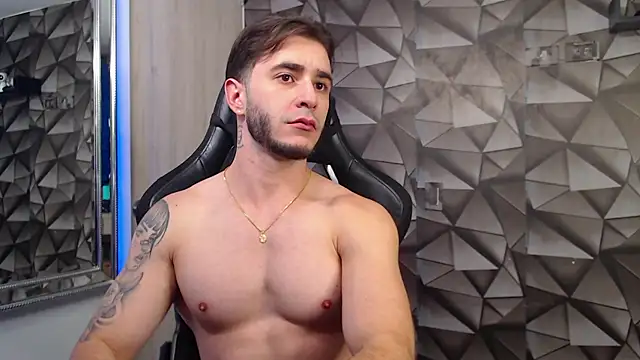 Snapshot of Latino_stud4u chatting on November 15, 2025, 12:25 am Latino stud4u online show from November 15, 2025, 12:25 am