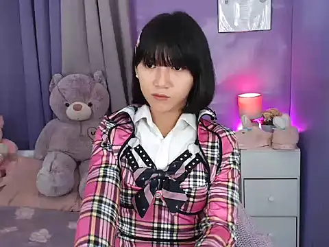 urlovelyfreya online show from November 1, 2025, 6:24 pm