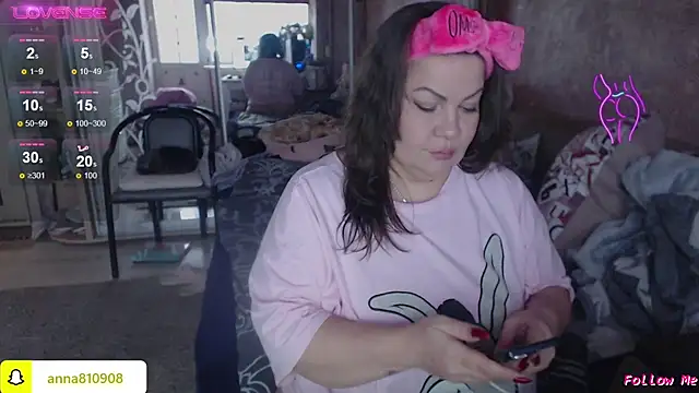 femme fatale1 online show from December 16, 2025, 12:42 pm