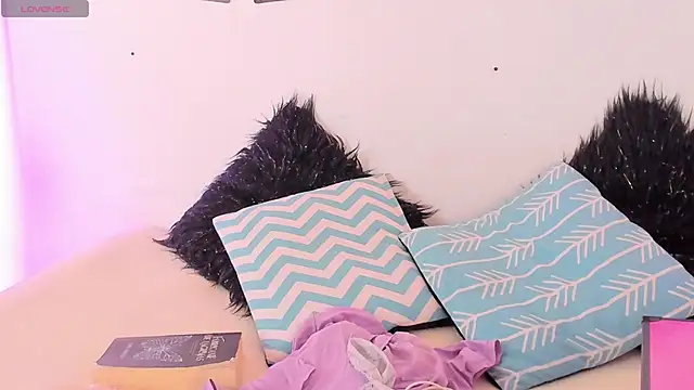 SophieRossi online show from October 28, 2025, 12:48 pm