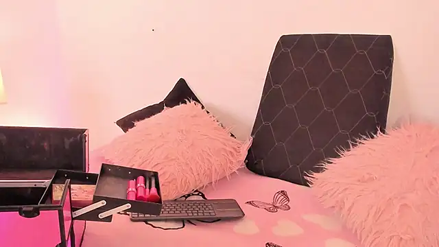 SophieRossi online show from November 26, 2025, 4:23 am