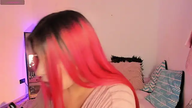 SophieRossi online show from November 5, 2025, 4:04 am