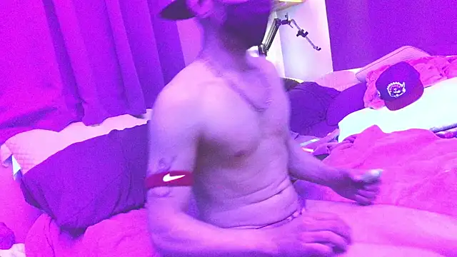 Snapshot of Cloudd_Kingg_Iceyyy chatting on May 13, 2026, 12:56 pm Cloudd Kingg Iceyyy online show from May 13, 2026, 12:56 pm