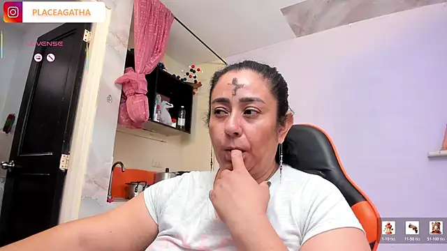 agathaxxx-69 online show from February 18, 2026, 6:04 pm