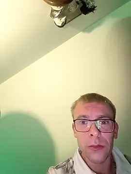 Geilalsboter23 online show from November 18, 2025, 9:51 pm