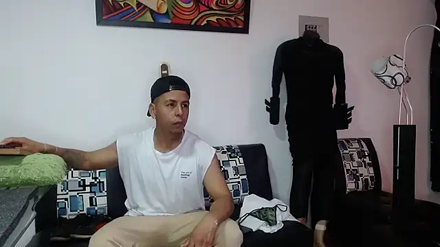 Snapshot of Black_hot266 chatting on September 21, 2025, 2:33 pm Black hot266 online show from September 21, 2025, 2:33 pm