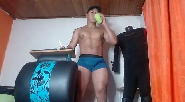 Snapshot of Black_hot266 chatting on February 6, 2025, 1:21 pm Black hot266 online show from February 6, 2025, 1:21 pm