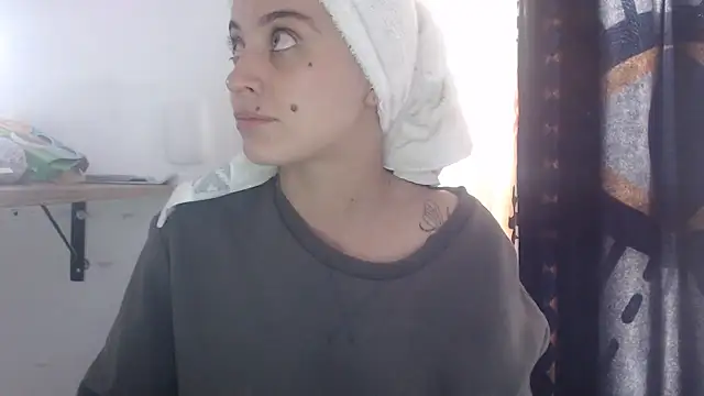 mariecam420 online show from January 26, 2025, 1:36 pm