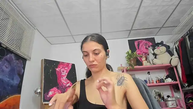 Snapshot of mariecam420 chatting on May 27, 2026, 1:57 am mariecam420 online show from May 27, 2026, 1:57 am