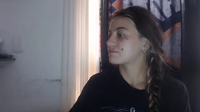 mariecam420 online show from February 25, 2025, 3:20 pm