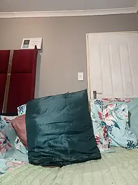 HoneyDropsX online show from January 9, 2026, 12:17 am