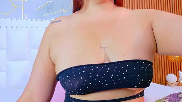 IrresistibleMilf online show from December 14, 2025, 12:22 pm