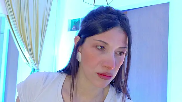 magali 19 online show from November 30, 2025, 9:04 pm