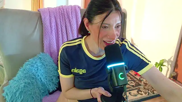 magali 19 online show from May 30, 2026, 9:42 pm