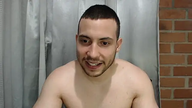 Snapshot of Armando_2002 chatting on August 1, 2026, 2:09 am Armando 2002 online show from August 1, 2026, 2:09 am
