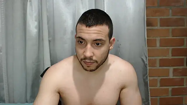 Snapshot of Armando_2002 chatting on August 6, 2026, 12:05 am Armando 2002 online show from August 6, 2026, 12:05 am