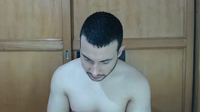 Snapshot of Armando_2002 chatting on June 12, 2026, 4:10 am Armando 2002 online show from June 12, 2026, 4:10 am