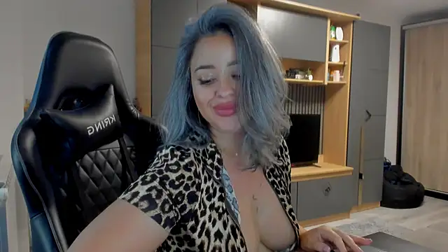 Claire95  online show from July 23, 2026, 6:59 pm