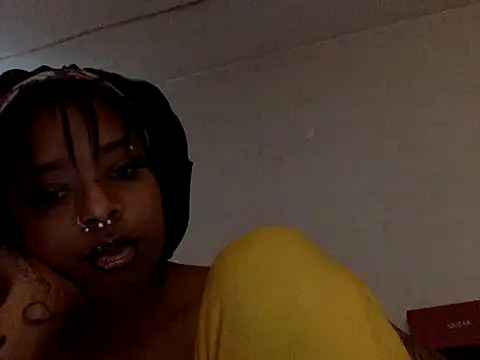 CutieFrmthehood online show from May 21, 2026, 5:21 pm