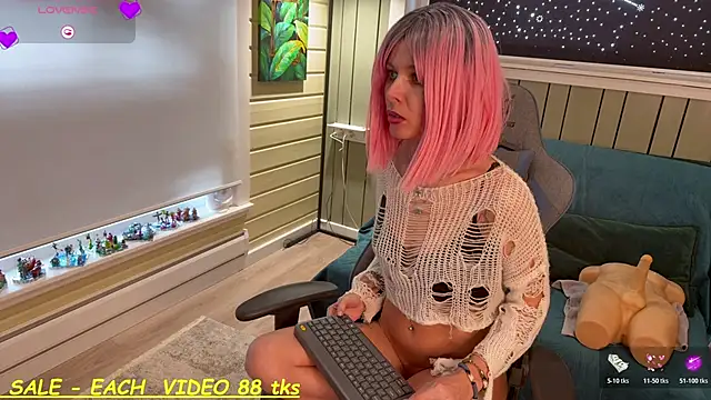 SandyChris online show from February 8, 2026, 7:39 am