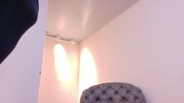 Snapshot of niky_smit chatting on February 1, 2026, 10:57 am niky smit online show from February 1, 2026, 10:57 am