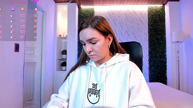 miataylorr1 online show from October 10, 2025, 11:33 am