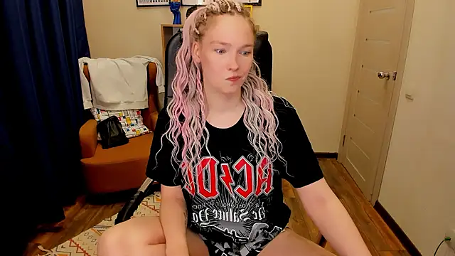  fiona Love online show from March 16, 2026, 8:11 pm