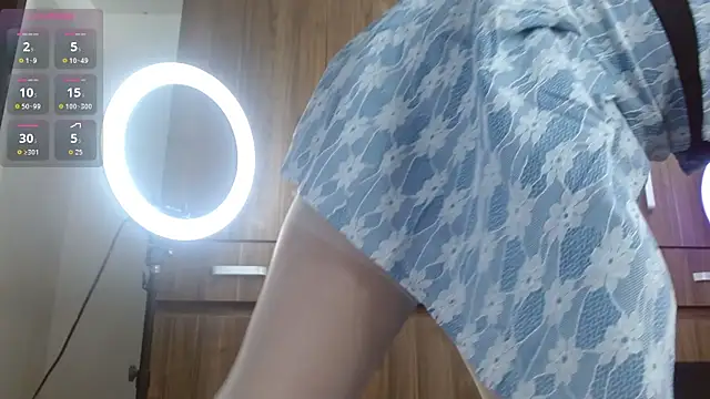 magenta maturr online show from November 16, 2025, 1:10 am