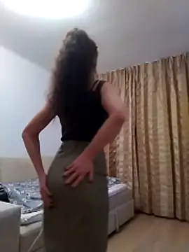 baby sweet girl  online show from March 16, 2026, 9:17 pm