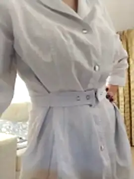 baby sweet girl  online show from October 19, 2025, 8:33 pm