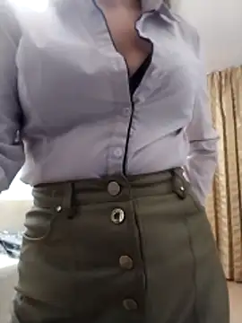 baby sweet girl  online show from March 30, 2026, 10:00 pm