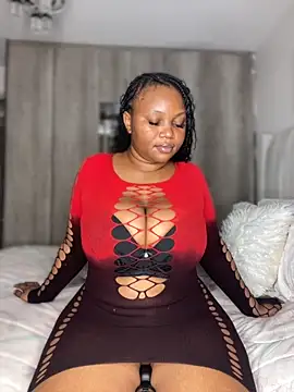 Snapshot of Hyra_Ari chatting on November 29, 2025, 7:14 pm Hyra Ari online show from November 29, 2025, 7:14 pm