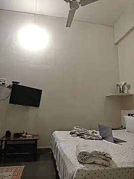 Susannemilf online show from March 22, 2026, 3:24 pm