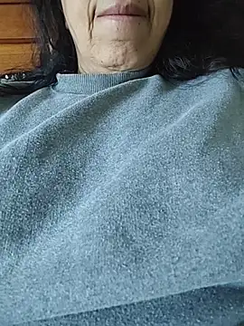 Snapshot of Susannemilf chatting on November 10, 2025, 2:00 pm Susannemilf online show from November 10, 2025, 2:00 pm