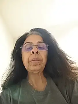 Snapshot of Susannemilf chatting on November 18, 2025, 2:27 am Susannemilf online show from November 18, 2025, 2:27 am