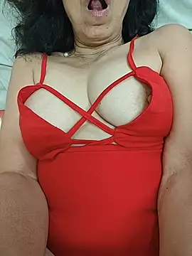 Snapshot of Susannemilf chatting on October 26, 2025, 4:24 am Susannemilf online show from October 26, 2025, 4:24 am