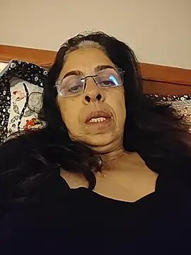 Snapshot of Susannemilf chatting on November 12, 2025, 11:58 am Susannemilf online show from November 12, 2025, 11:58 am