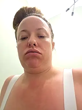 julimonroe online show from April 15, 2026, 7:58 pm