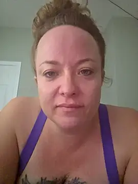 julimonroe online show from April 14, 2026, 11:37 am