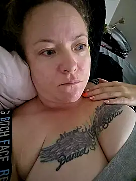 julimonroe online show from October 15, 2025, 5:28 am