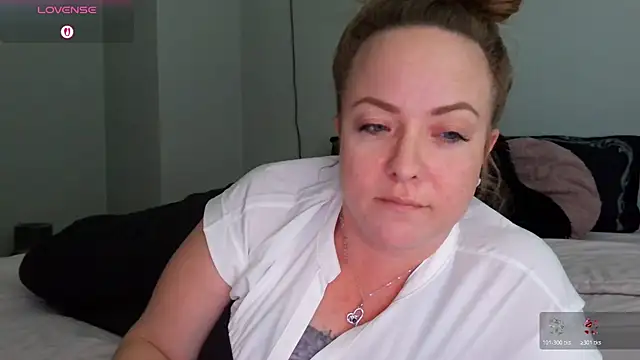 julimonroe online show from March 19, 2026, 8:42 pm