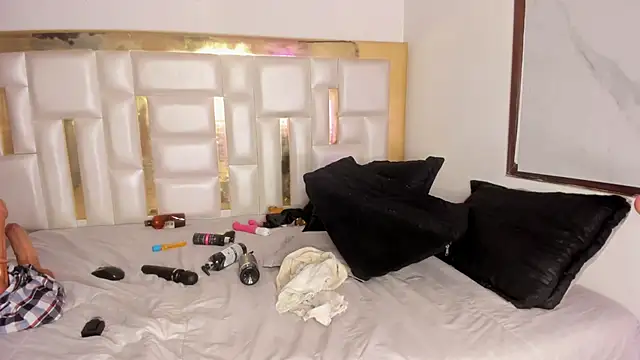 Snapshot of MiaaXXX1 chatting on October 31, 2025, 1:46 am MiaaXXX1 online show from October 31, 2025, 1:46 am