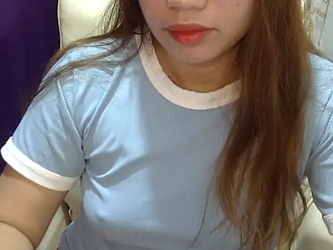    zurIII09  online show from June 21, 2026, 8:47 pm