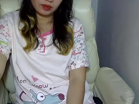    zurIII09  online show from October 9, 2025, 8:48 am