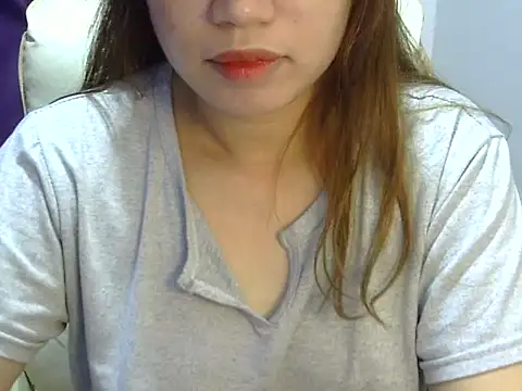    zurIII09  online show from April 12, 2026, 8:06 am