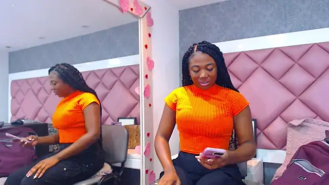 Snapshot of DanielaDuff chatting on February 8, 2026, 7:33 pm DanielaDuff online show from February 8, 2026, 7:33 pm