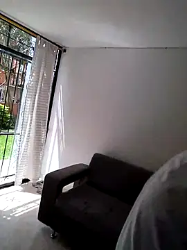 Snapshot of escalofrianti chatting on September 25, 2025, 3:40 pm escalofrianti online show from September 25, 2025, 3:40 pm