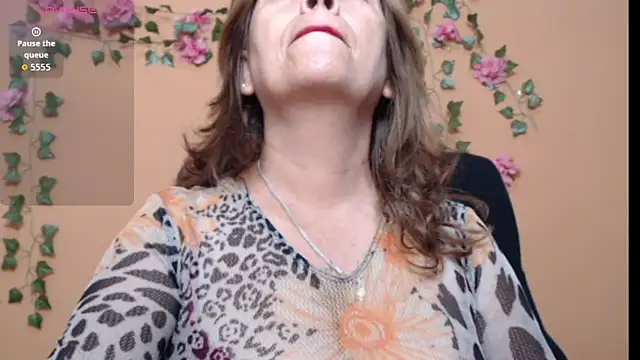 Snapshot of Hellensextits chatting on October 25, 2025, 9:52 am Hellensextits online show from October 25, 2025, 9:52 am