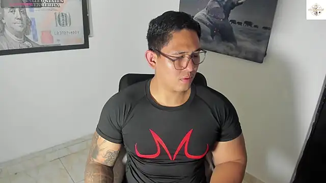 Colton Massif online show from November 4, 2025, 1:53 am